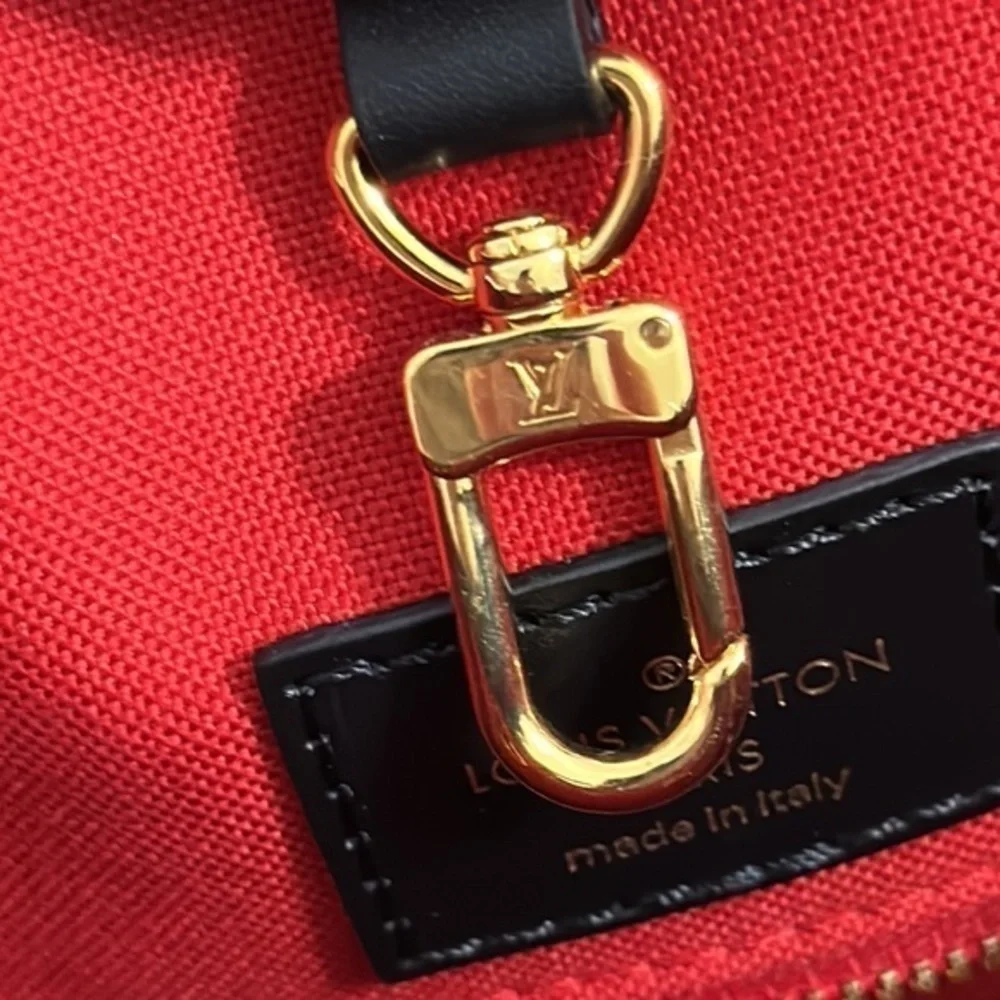 NEW! LOUIS VUITTON large bag 100%‎ authentic